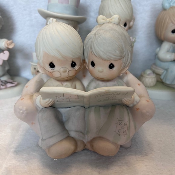 Precious Moments Figurines Lot 9 total Grandparents Reading Bible Angel Waterin - Picture 3 of 10
